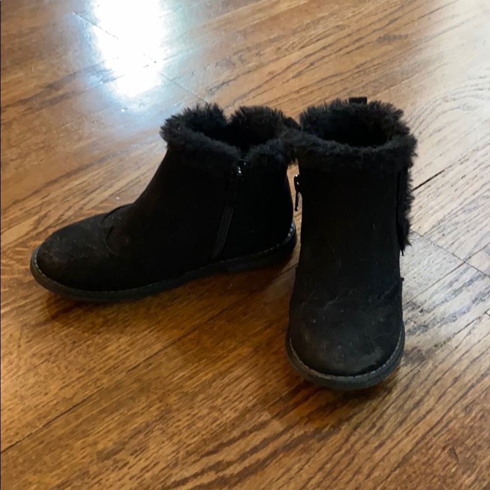 Gap kids ankle boot w faux fur detail